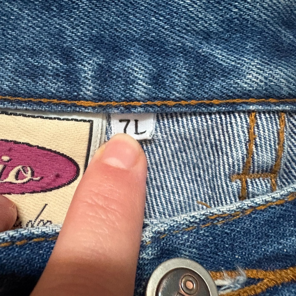 Vintage Rio by Stephen Mardon Highwaisted Blue Tapered Jeans - Picture 4 of 9